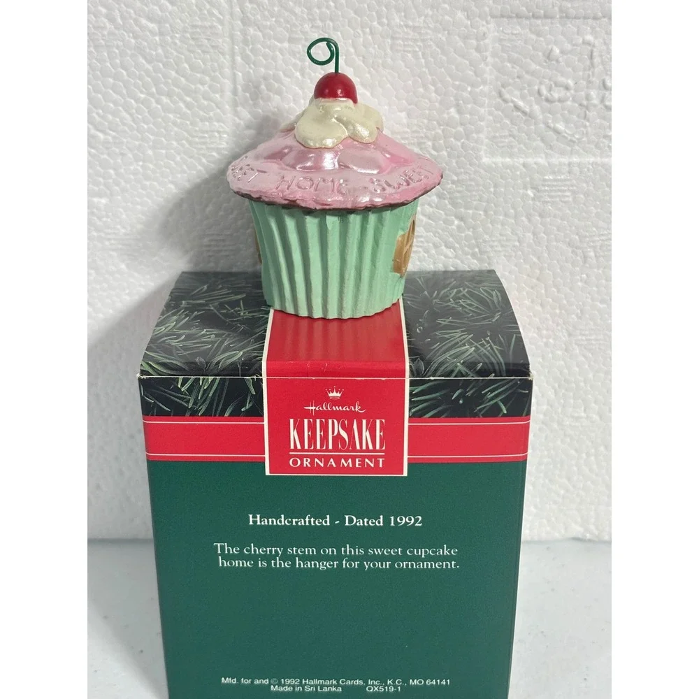 Hallmark Keepsake Ornament New Home Sweet Cupcake Mouse‎ Dated 1992
